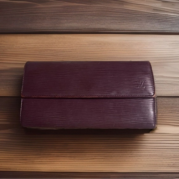 Louis Vuitton Handbags - Rare LOUIS VUITTON Epi Leather Wallet in Oxblood Color w/Rose Pink Interior 🦄
